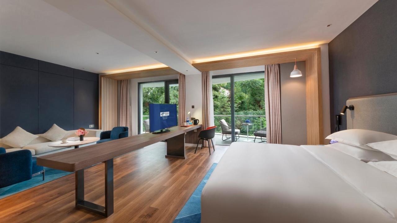 Holiday Inn Express Qiliping By Ihg Emeishan Exterior photo