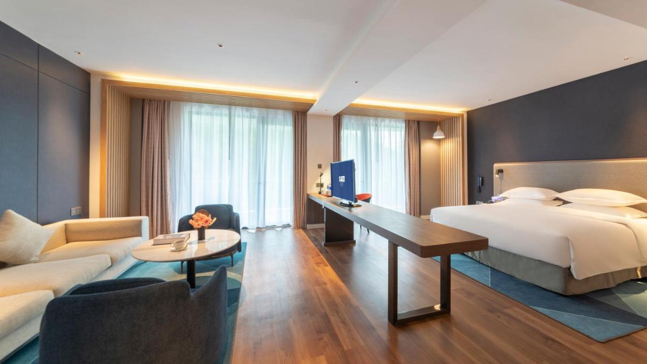 Holiday Inn Express Qiliping By Ihg Emeishan Exterior photo