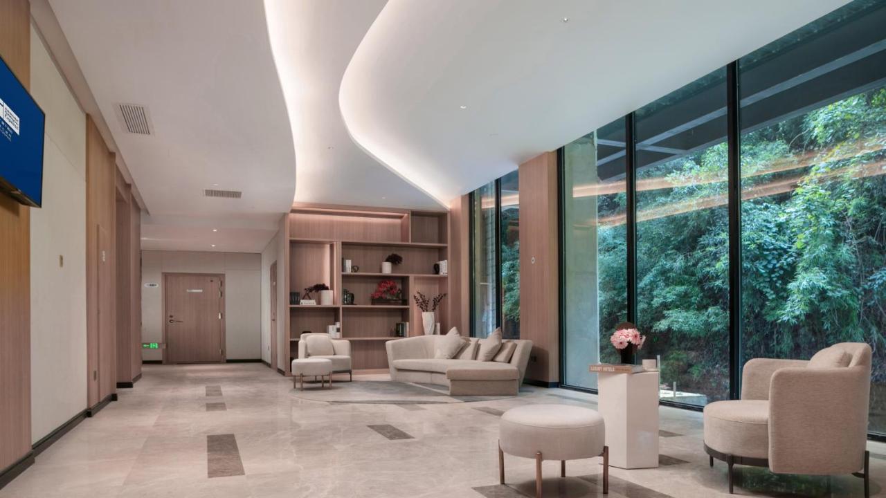 Holiday Inn Express Qiliping By Ihg Emeishan Exterior photo