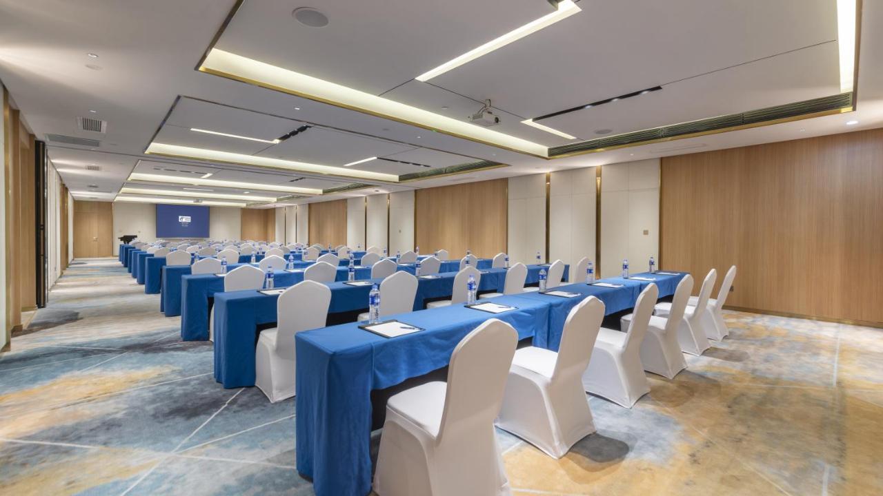 Holiday Inn Express Qiliping By Ihg Emeishan Exterior photo